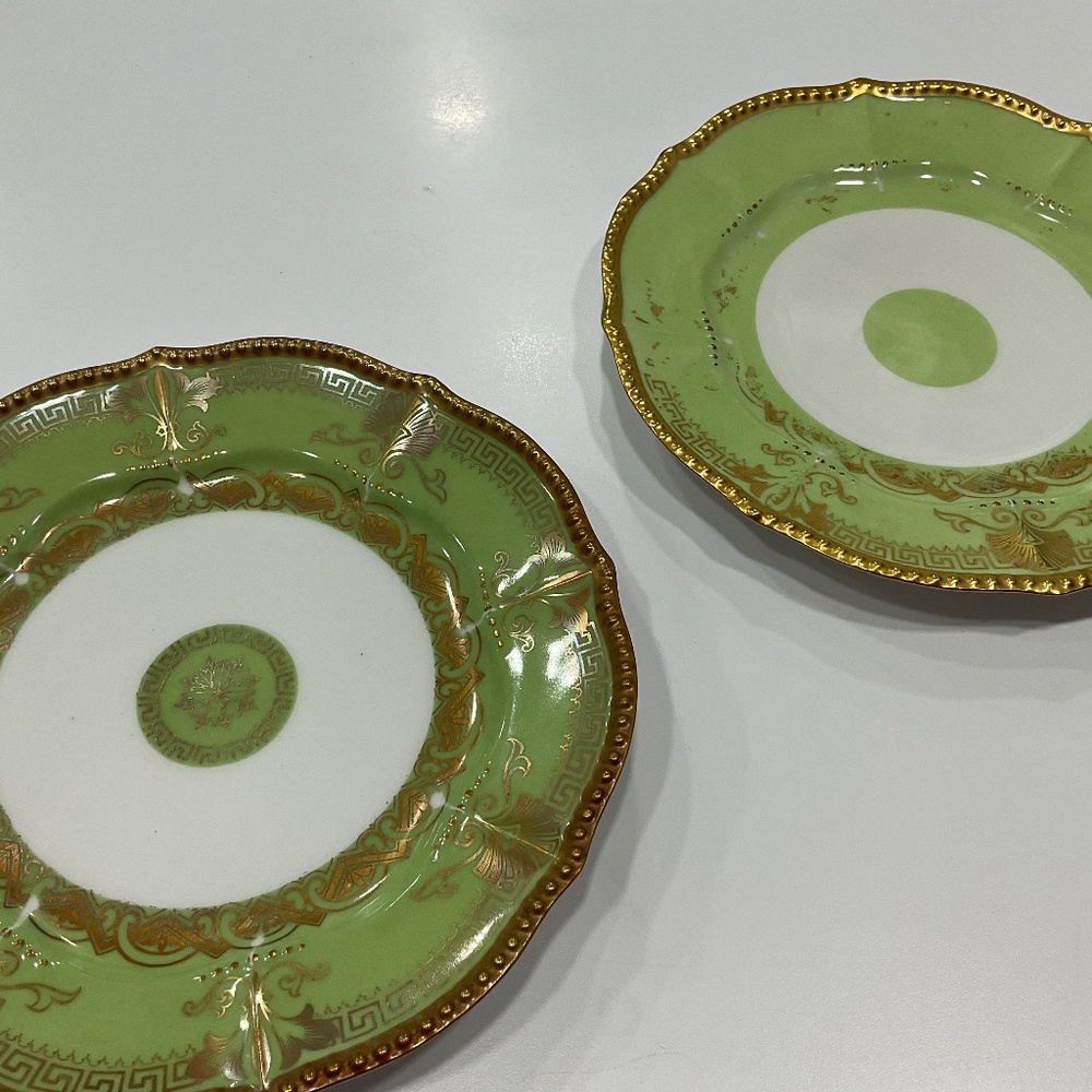2 vintage green plates